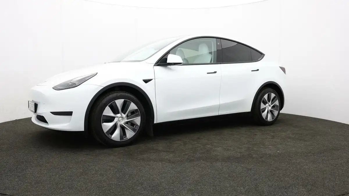 2023-tesla-model-y-e-rwd-big-56