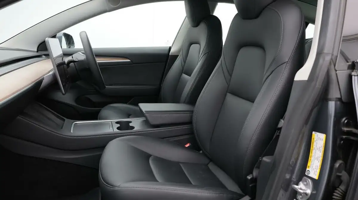 2021-tesla-model-3-e-long-range-awd-big-14