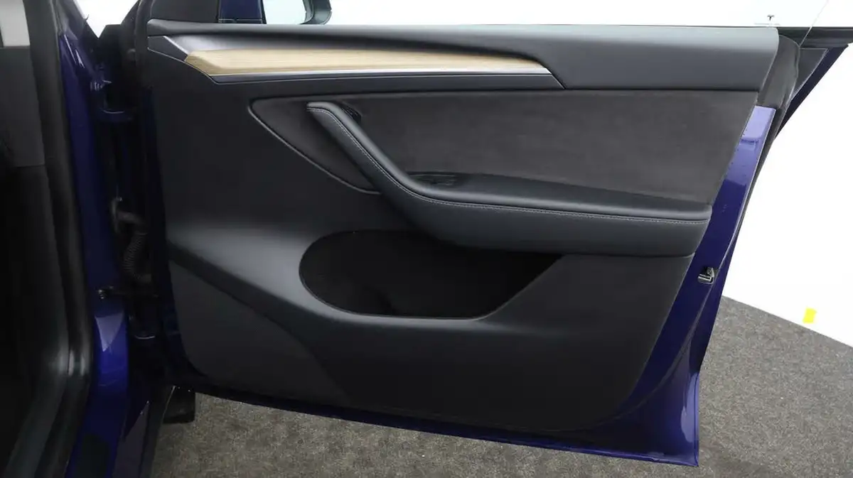 2022-tesla-model-y-e-performance-big-14