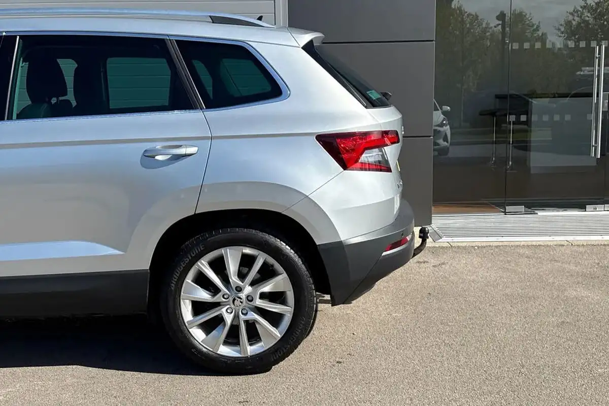 2020-skoda-karoq-20tdi-se-l-150ps-4x4-dsg-big-29