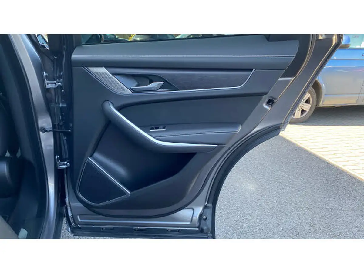 2024-jaguar-f-pace-20-d200-r-dynamic-hse-black-big-41