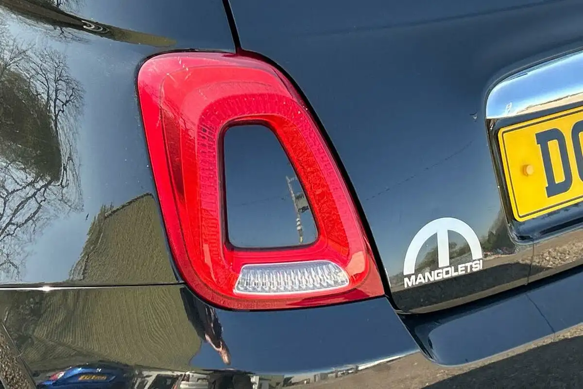 2021-fiat-500-10-lounge-big-25