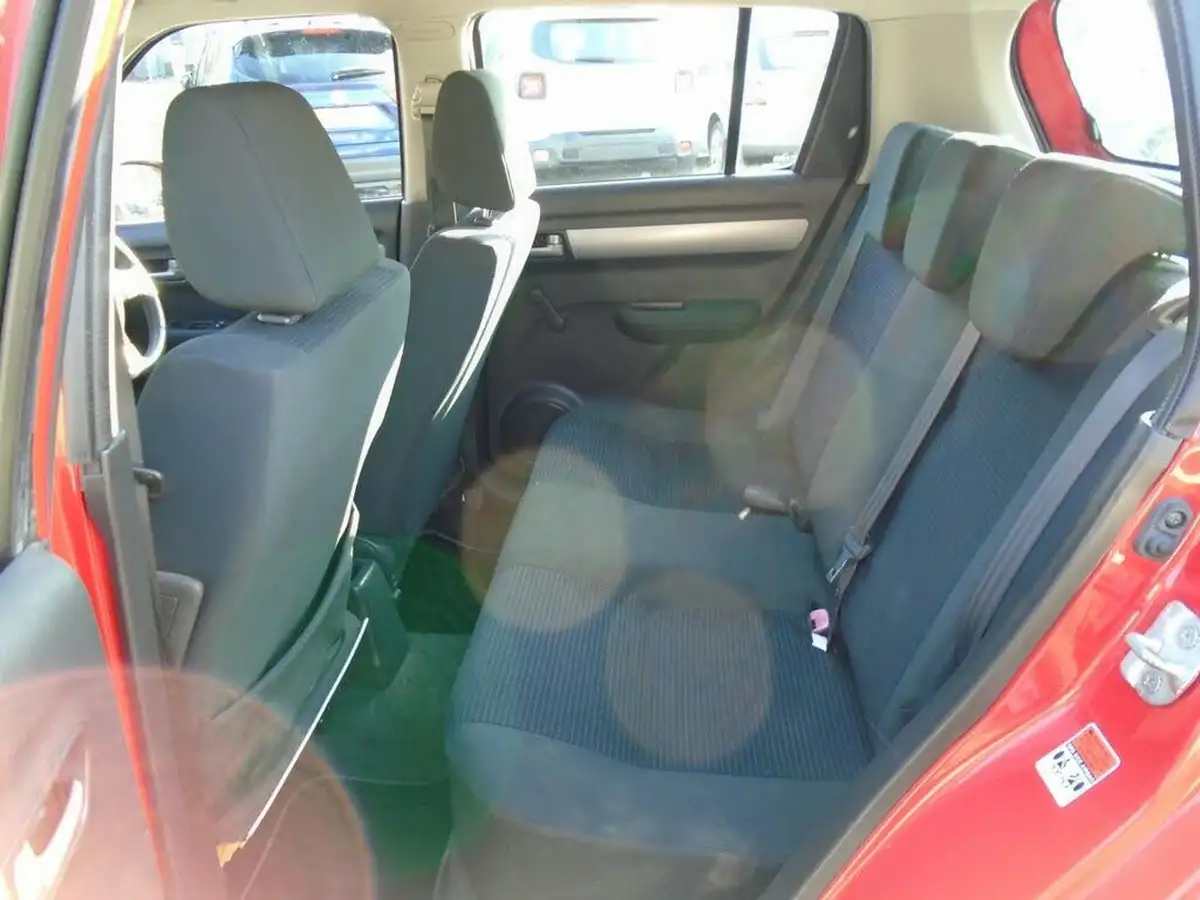 2009-suzuki-swift-15-glx-5d-big-11