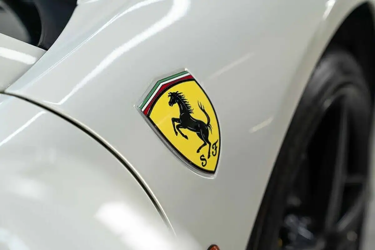 2013-ferrari-458-45-spider-big-32