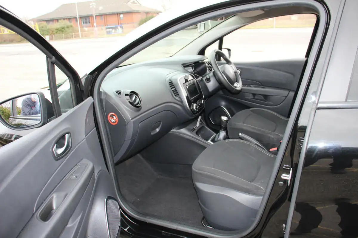 2019-renault-captur-15dci-iconic-90bhp-energy-ss-big-14