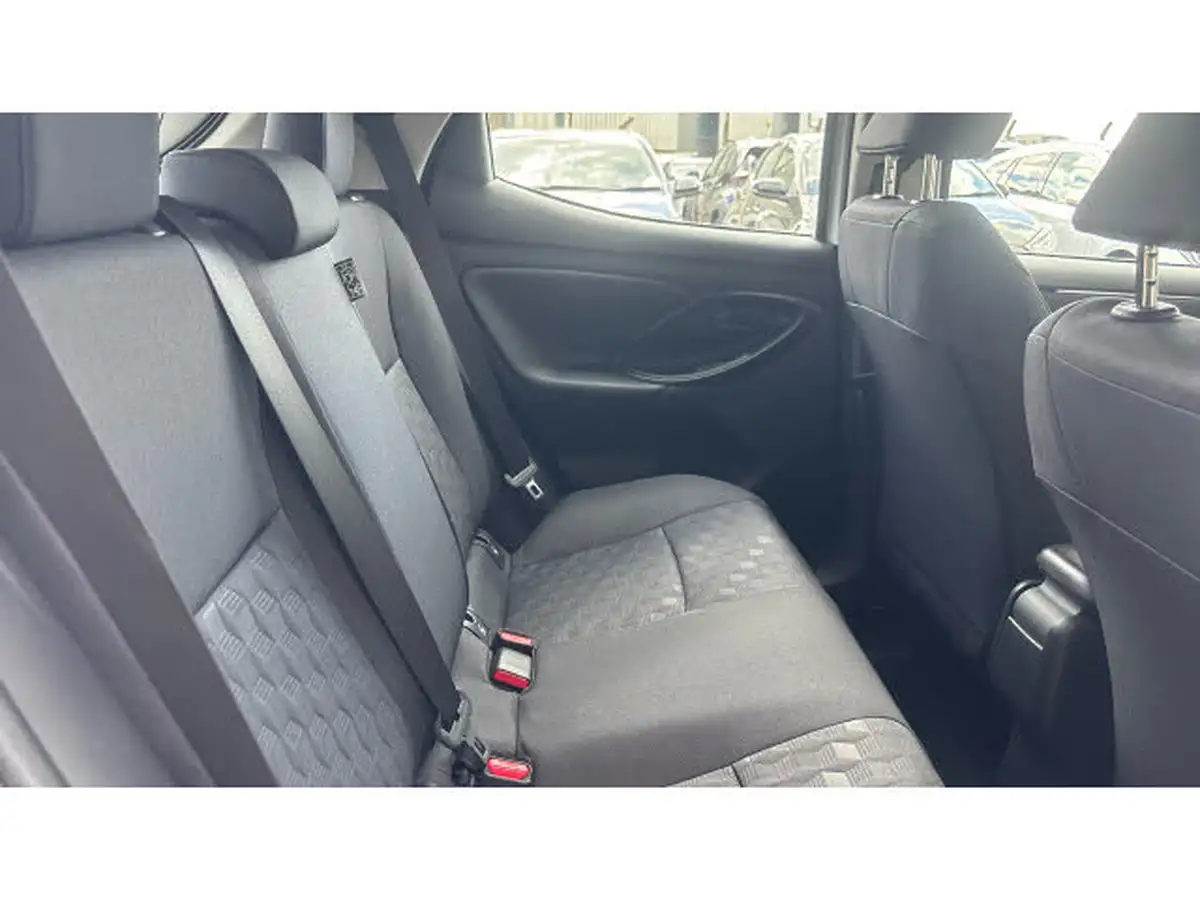 2024-toyota-yaris-15-vvt-i-icon-big-11