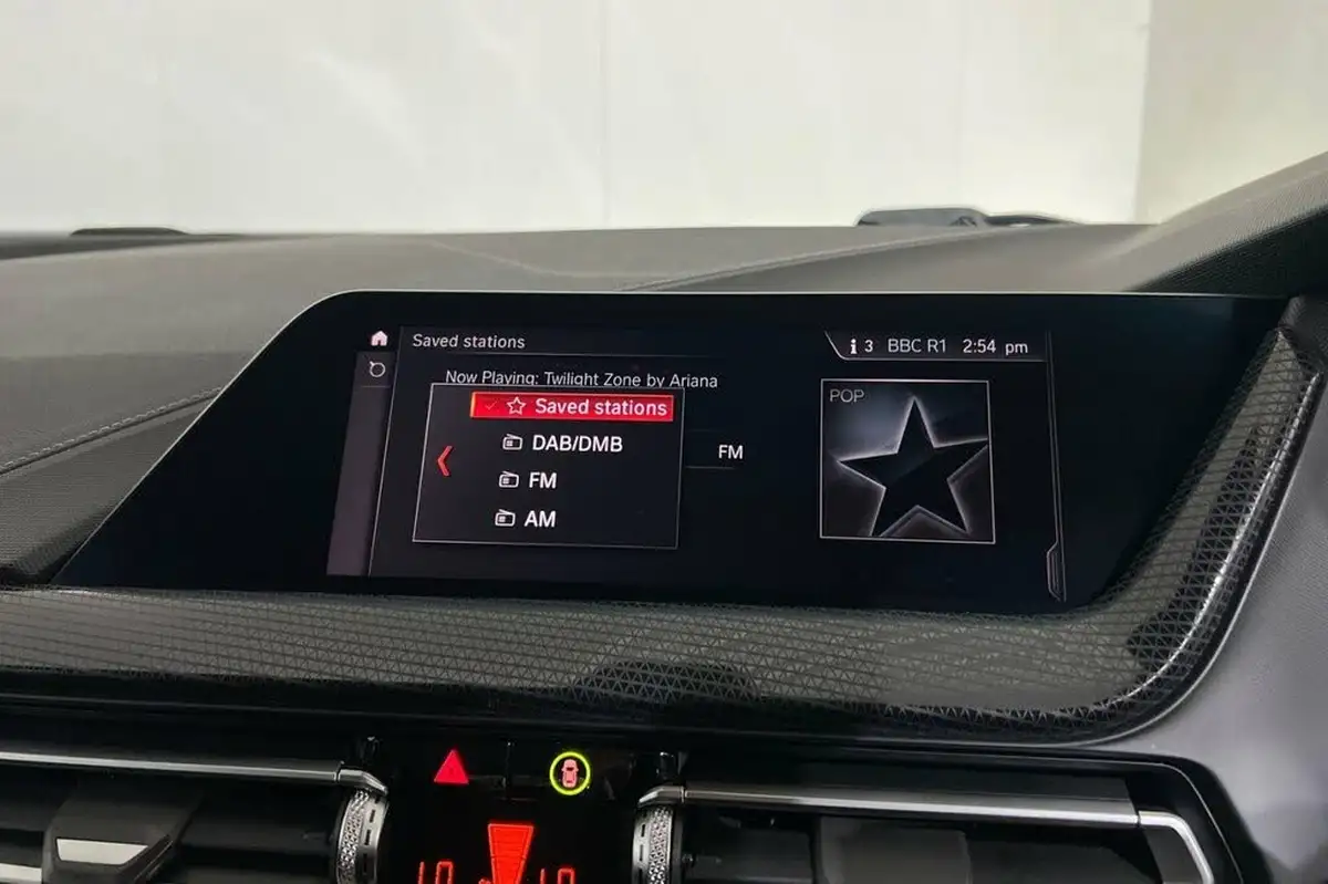 2020-bmw-1-series-15td-116d-sport-big-25