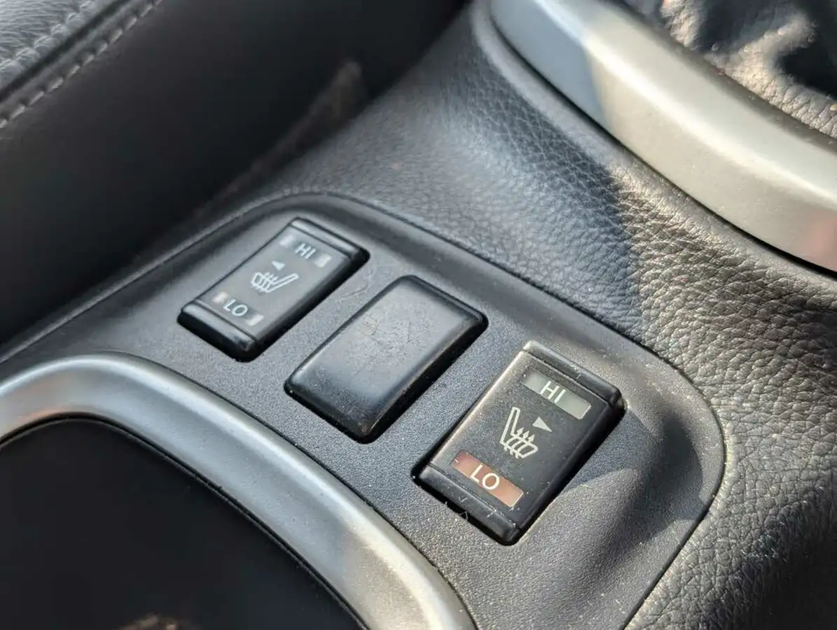2016-nissan-np300-navara-23dci-tekna-big-13