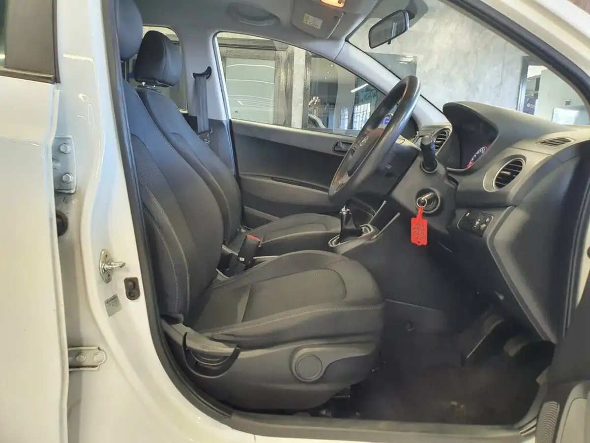 2018-hyundai-i10-12-se-big-20