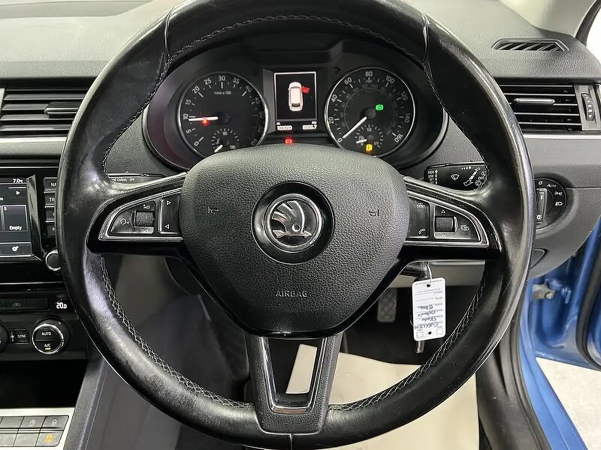 2016-skoda-octavia-16tdi-se-l-estate-dsg-big-10