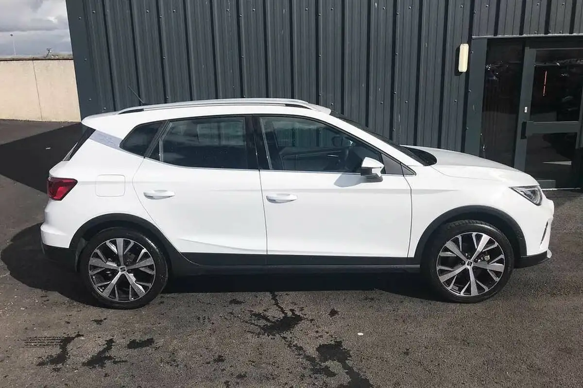2022-seat-arona-10-tsi-xperience-lux-big-3