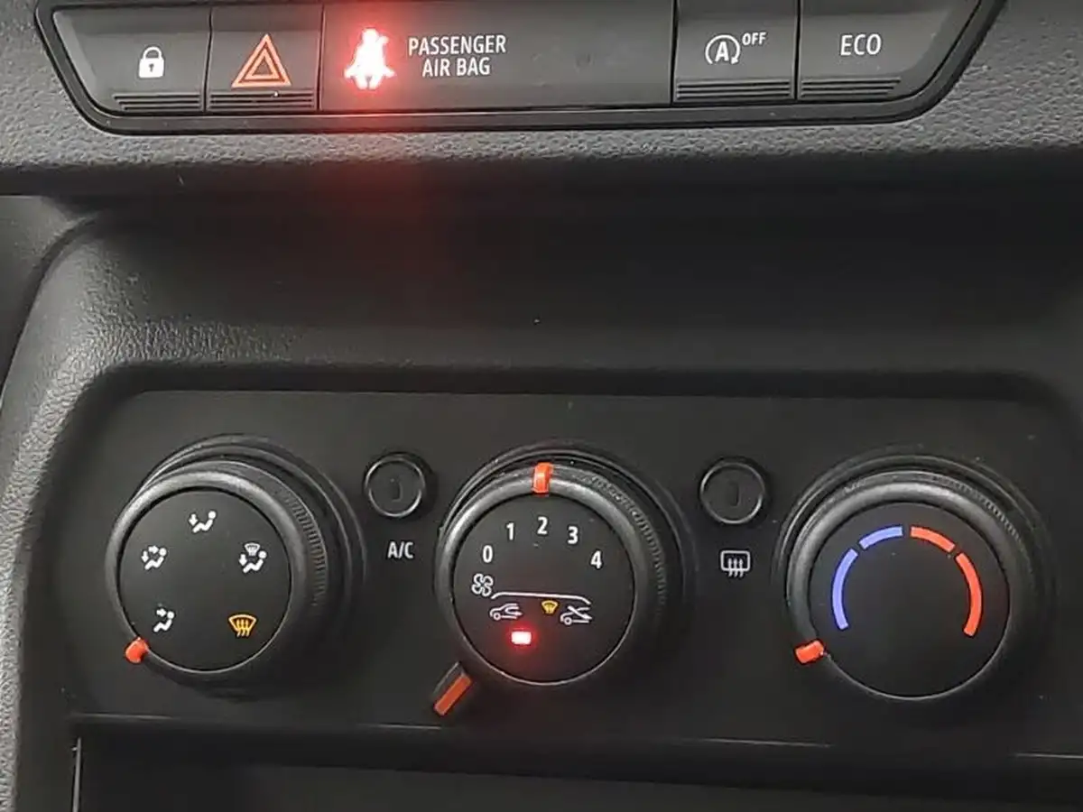 2023-dacia-sandero-10-tce-expression-100bhp-bi-fuel-big-15