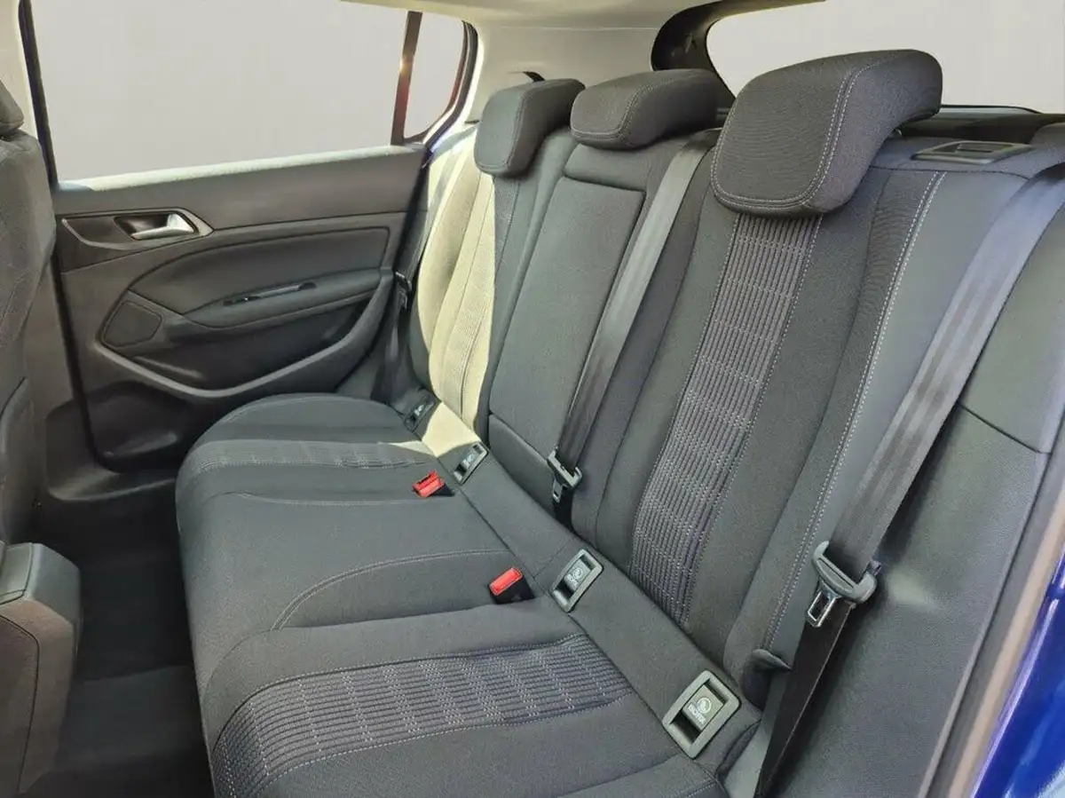 2019-peugeot-308-12-puretech-allure-130bhp-eat8-big-26