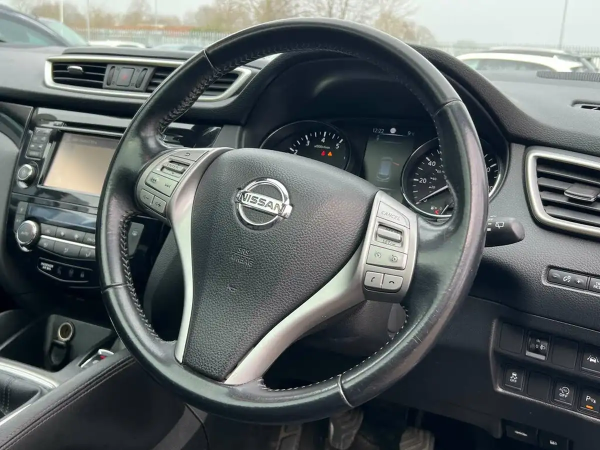2015-nissan-qashqai-12-n-tec-big-17