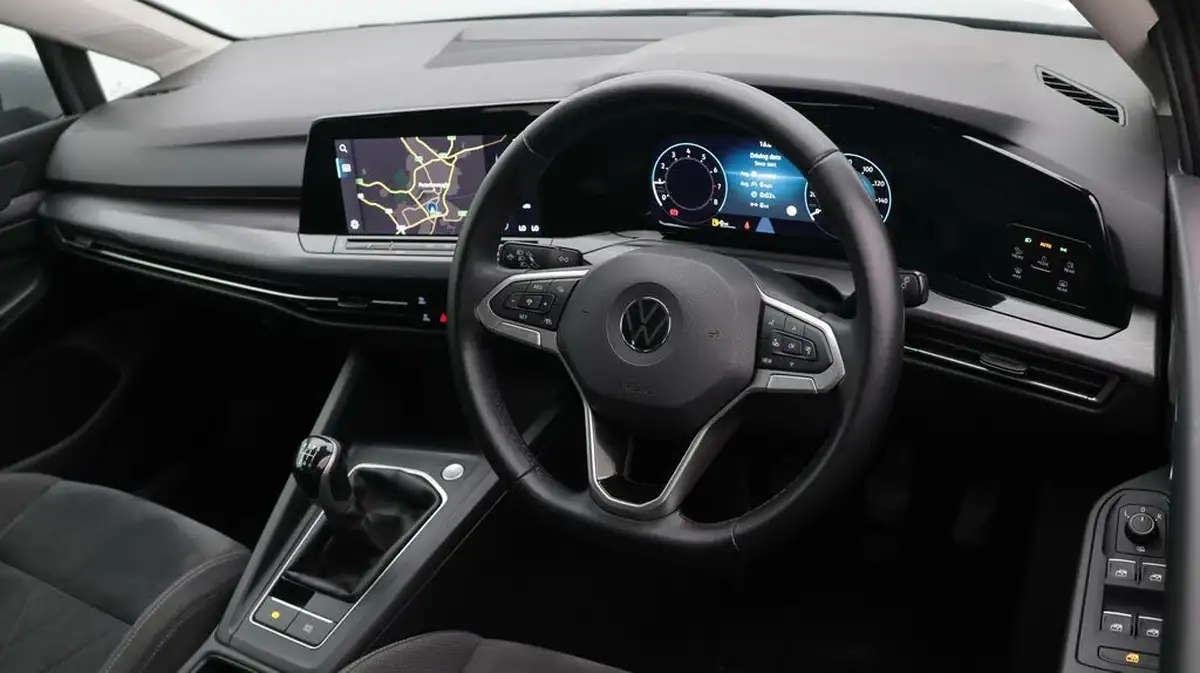 2020-volkswagen-golf-15-tsi-style-130ps-hatchback-big-9
