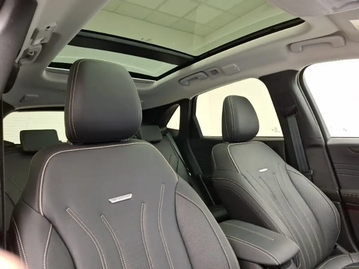 2024-ford-kuga-25t-vignale-190ps-fhev-big-13