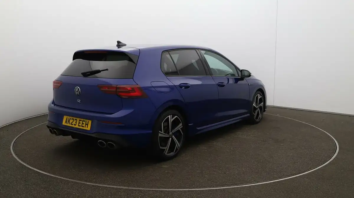 2023-volkswagen-golf-20-tsi-r-320ps-hatchback-big-46