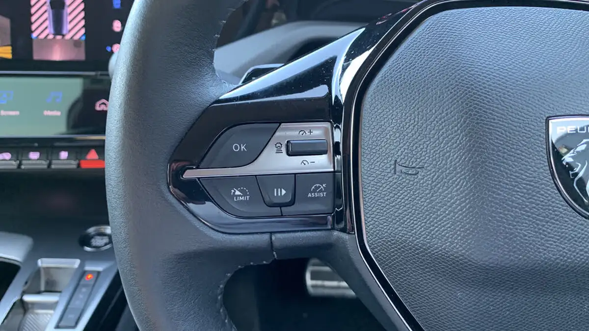 2022-peugeot-308-12-puretech-allure-premium-eat8-big-22