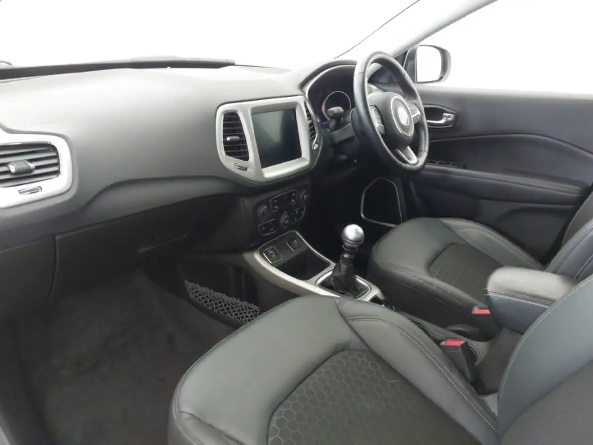 2024-cupra-born-e-v1-204ps-58kwh-big-4