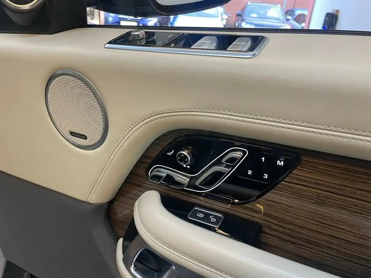 2020-land-rover-range-rover-20-p400e-vogue-se-big-16