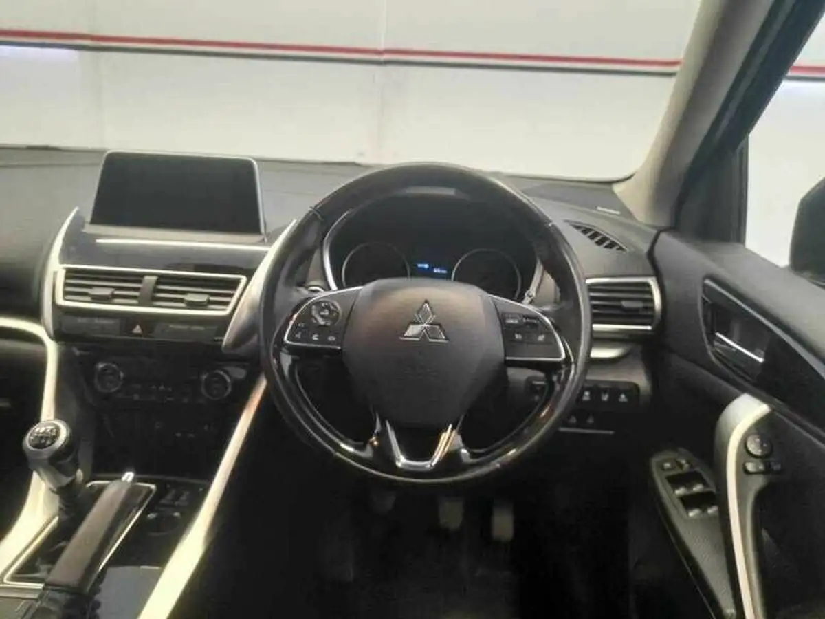 2019-mitsubishi-eclipse-cross-15-4-big-8