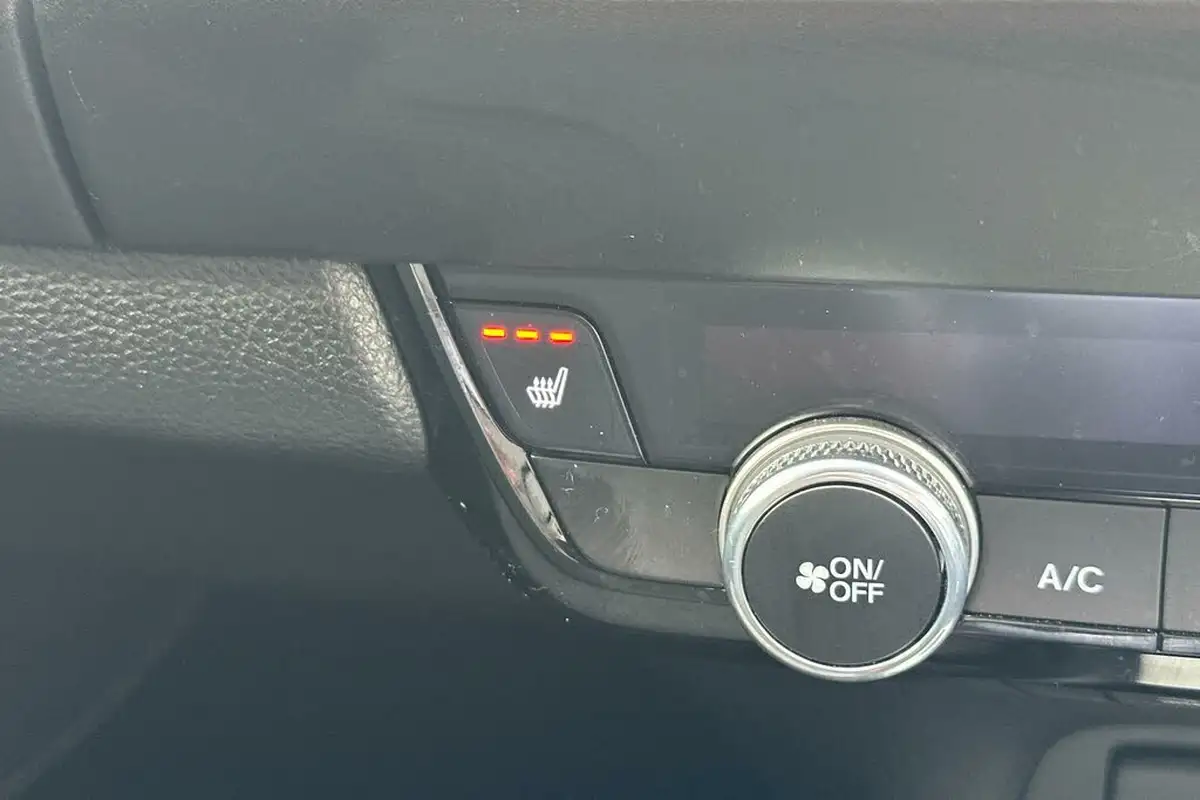 2021-honda-jazz-15-i-mmd-ex-107ps-big-14