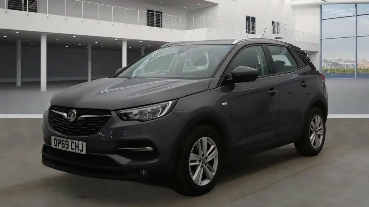 2020-vauxhall-grandland-x-15td-se-big-8