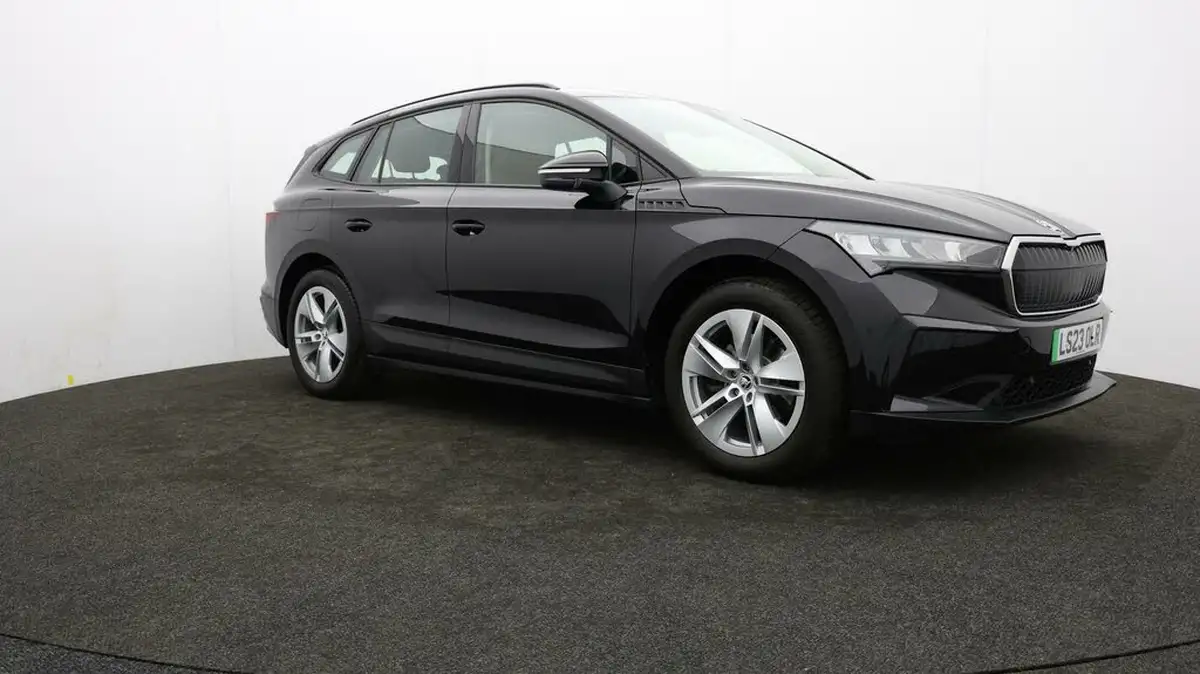 2023-skoda-enyaq-e-60-big-0