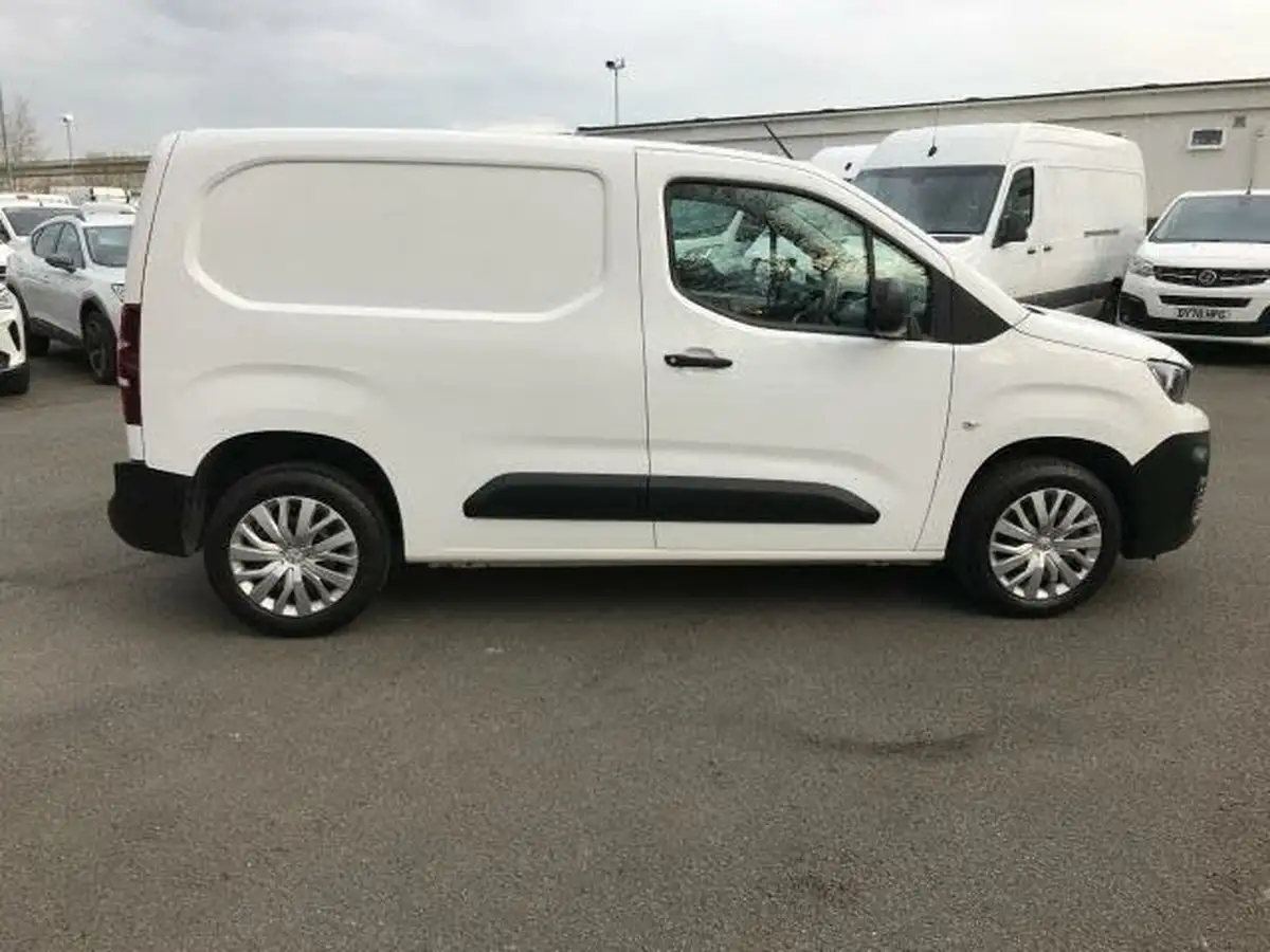 2021-peugeot-partner-15-bluehdi-1000-professional-100ps-eu6dt-panel-big-9