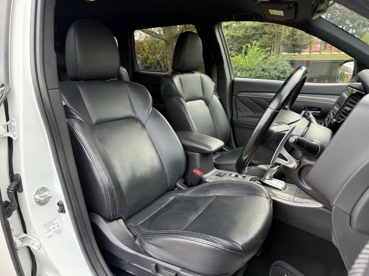 2019-mitsubishi-outlander-24-4h-phev-big-18