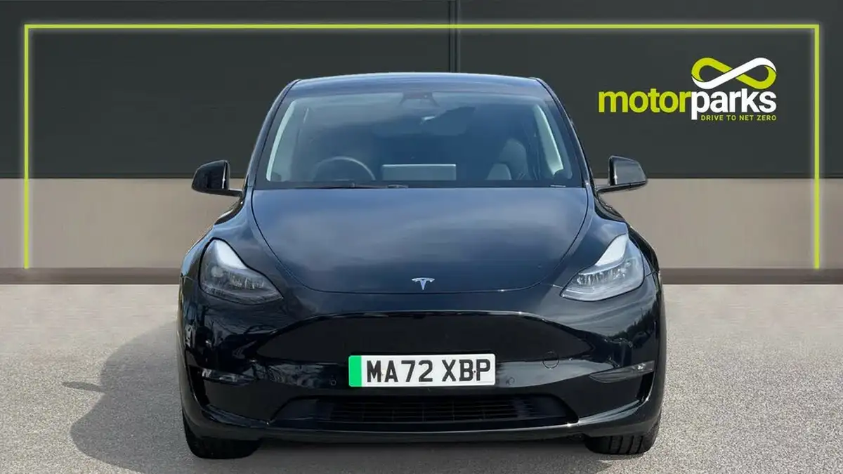 2022-tesla-model-y-e-long-range-big-7