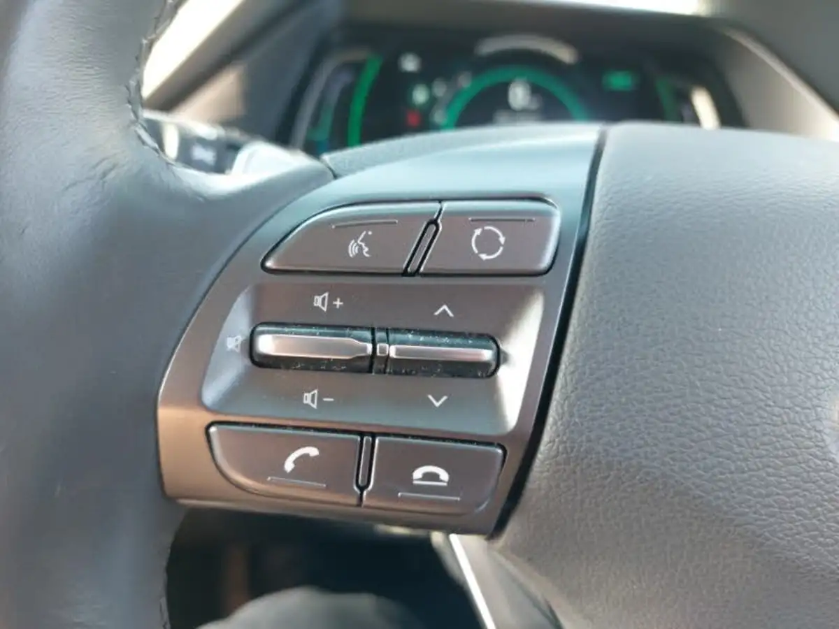 2022-hyundai-ioniq-16-gdi-premium-se-hybrid-big-13