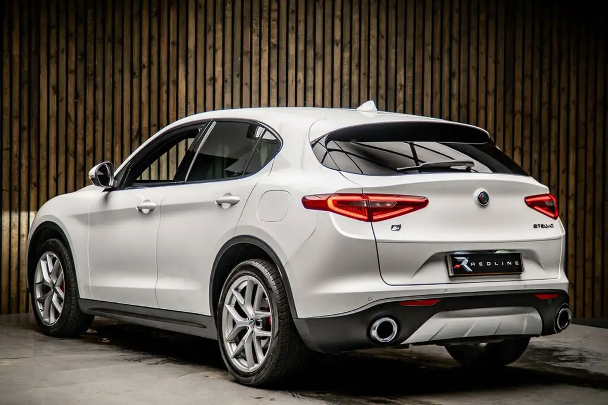 2018-alfa-romeo-stelvio-22td-milano-big-2