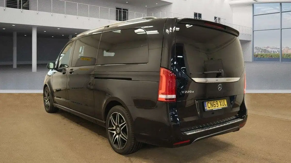 2019-mercedes-benz-v-class-20d-v220d-amg-line-extra-long-big-2