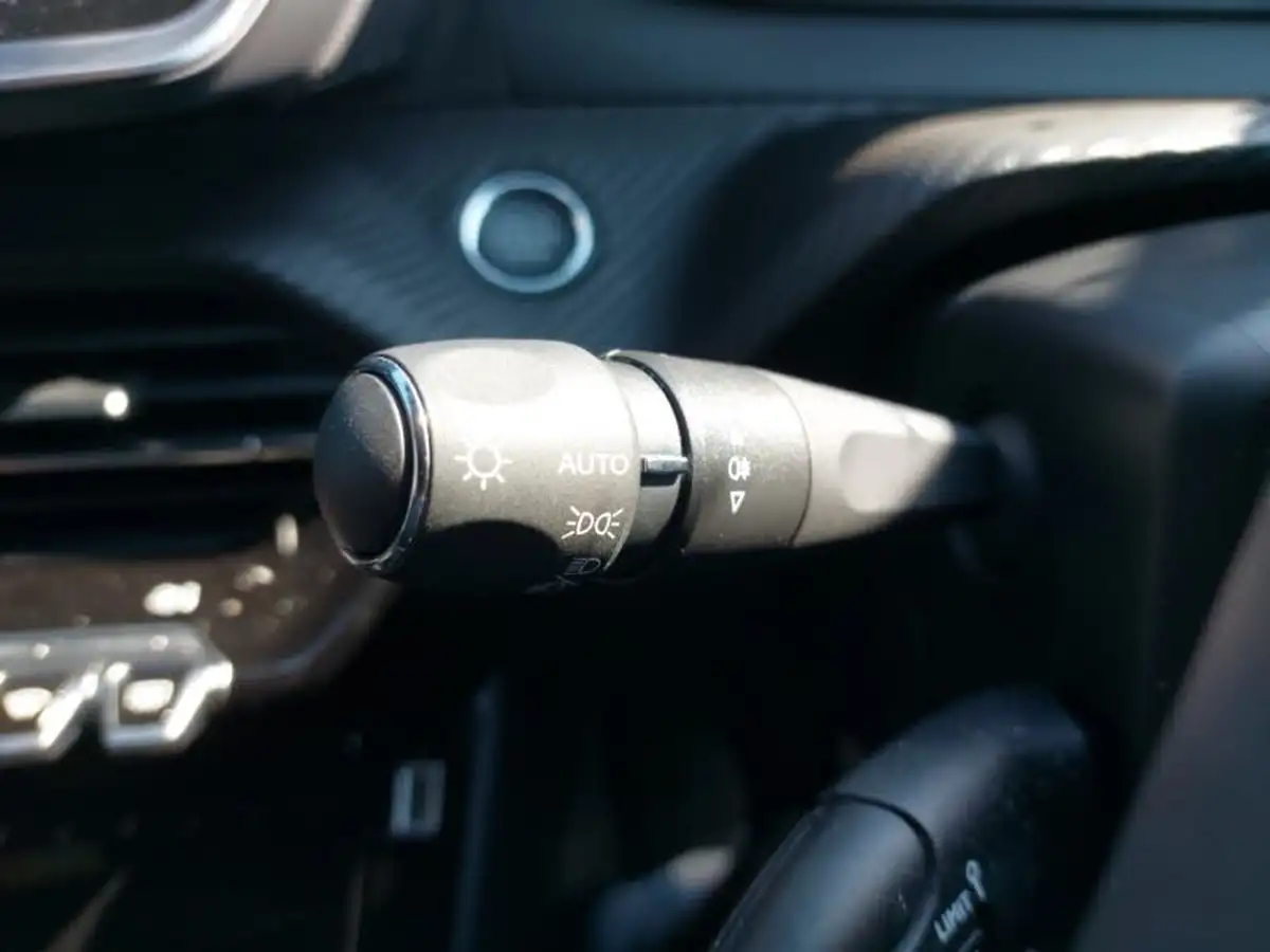 2024-peugeot-2008-suv-12-puretech-allure-130ps-big-16