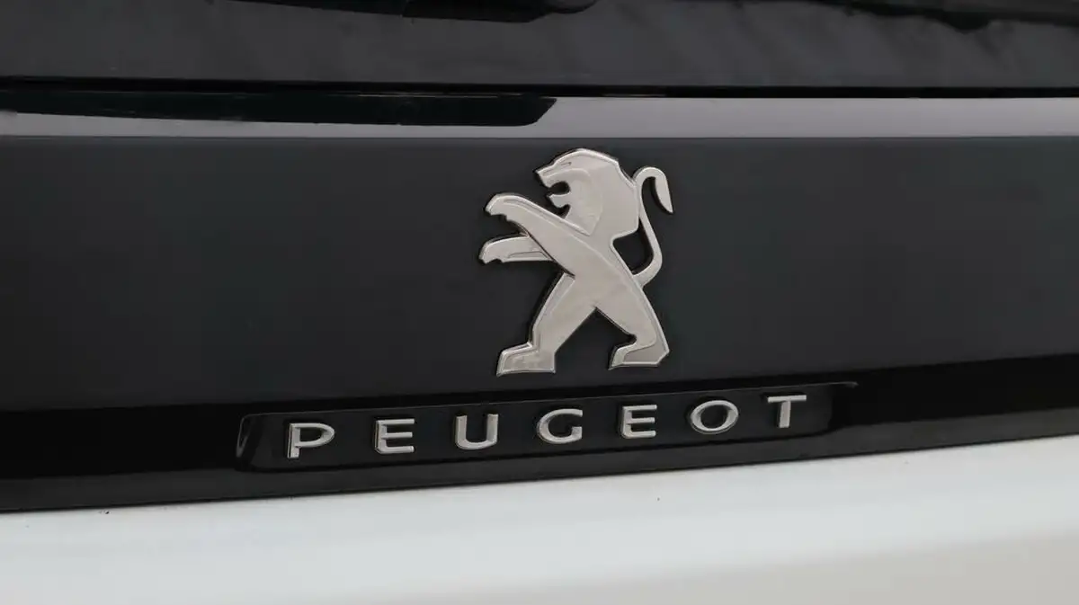2020-peugeot-5008-suv-16-puretech-gt-line-premium-big-25