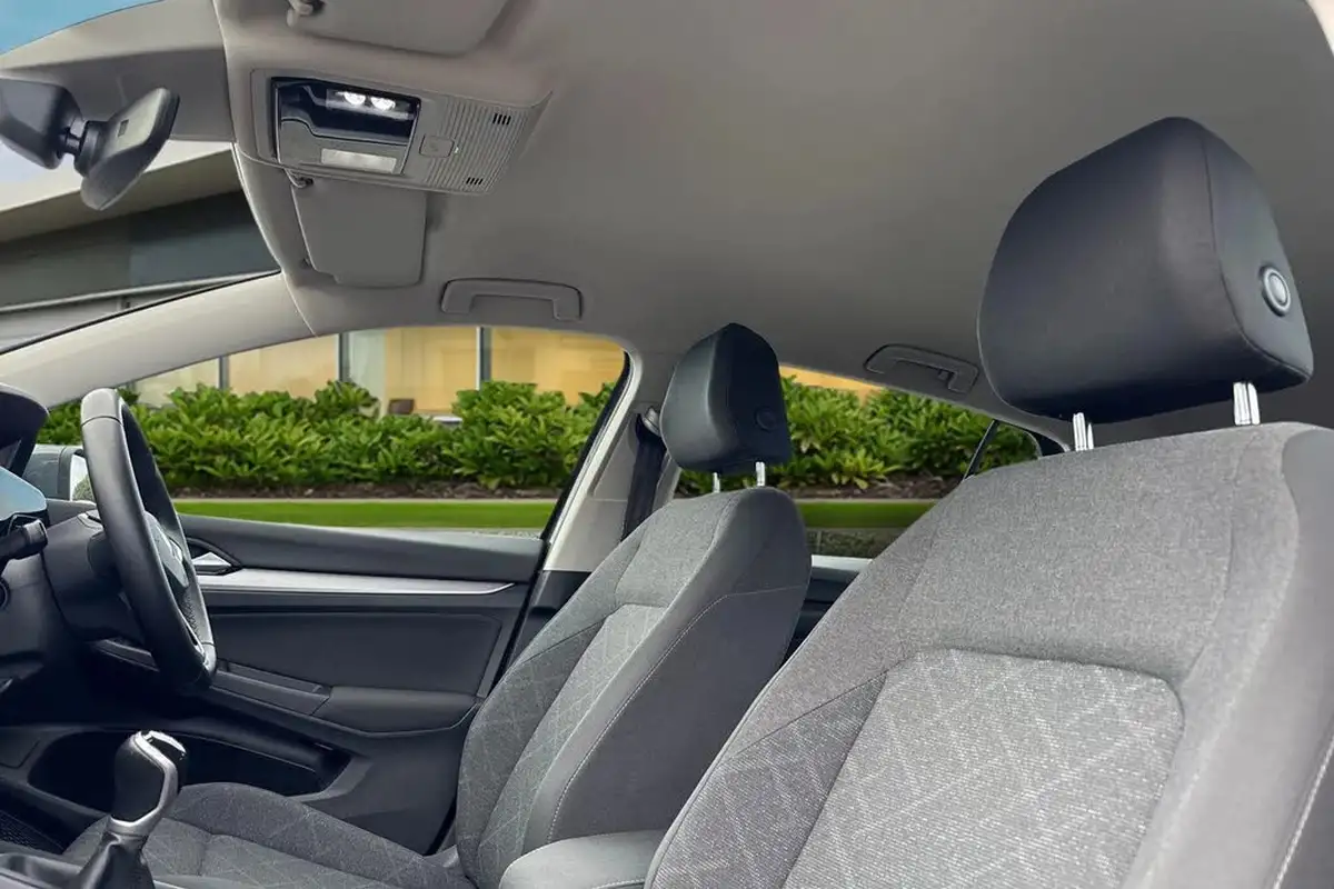 2021-volkswagen-golf-10-tsi-life-hatchback-big-14