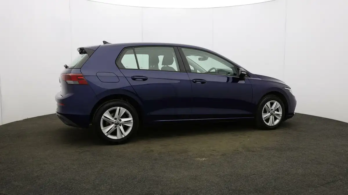 2022-volkswagen-golf-15-tsi-life-130ps-hatchback-big-48