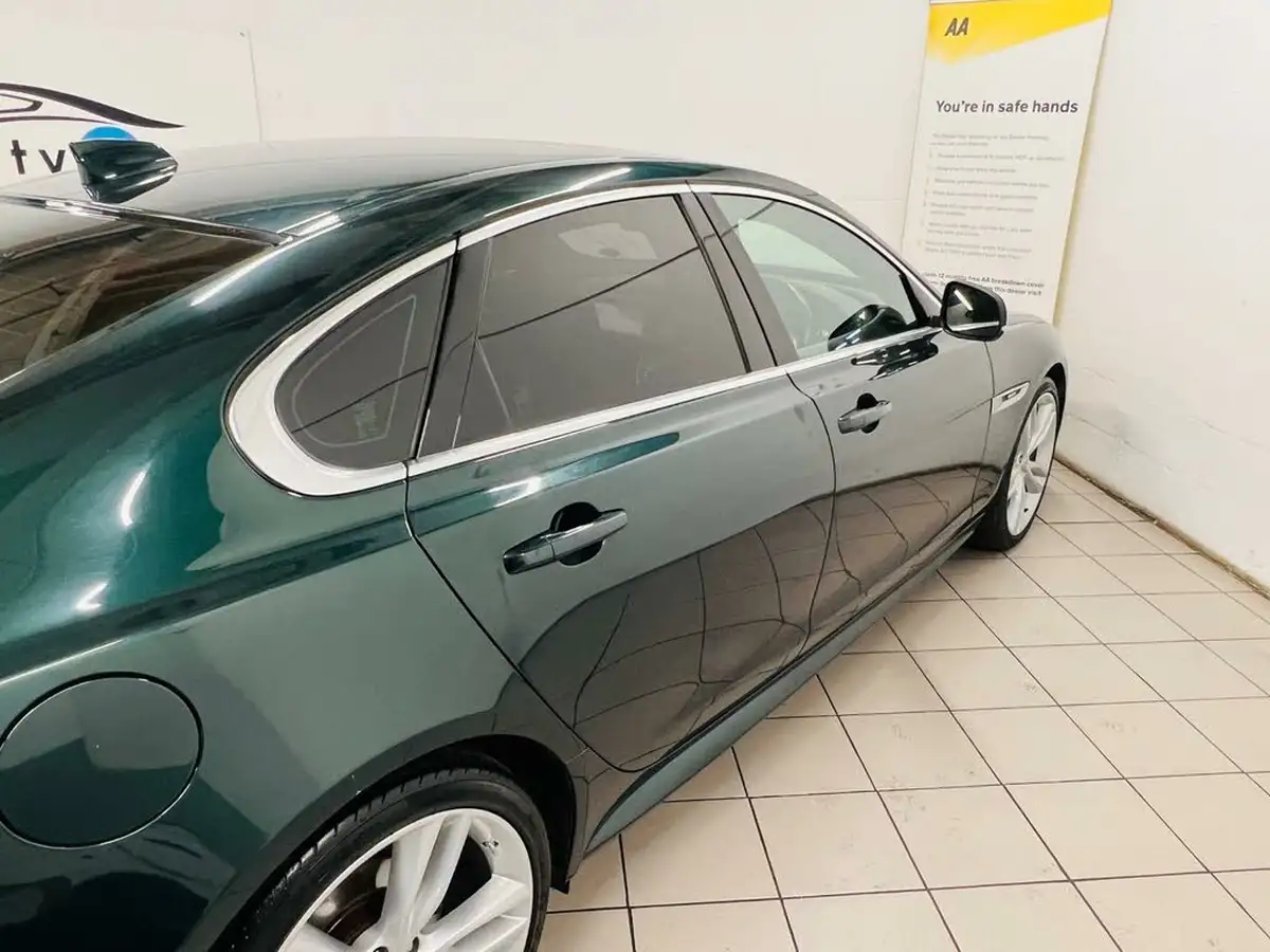 2017-jaguar-xf-20td-r-sport-180ps-saloon-4d-1999cc-auto-big-42