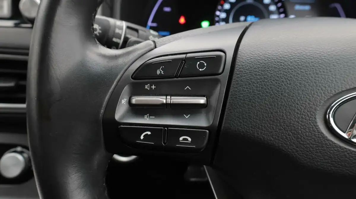 2021-hyundai-kona-e-premium-204ps-big-24