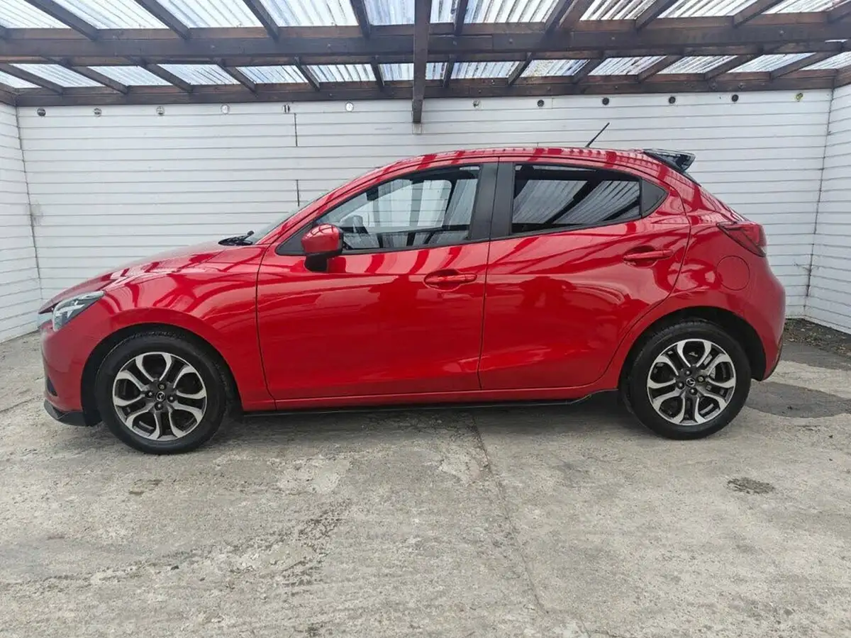 2015-mazda-mazda2-15-sport-black-big-2