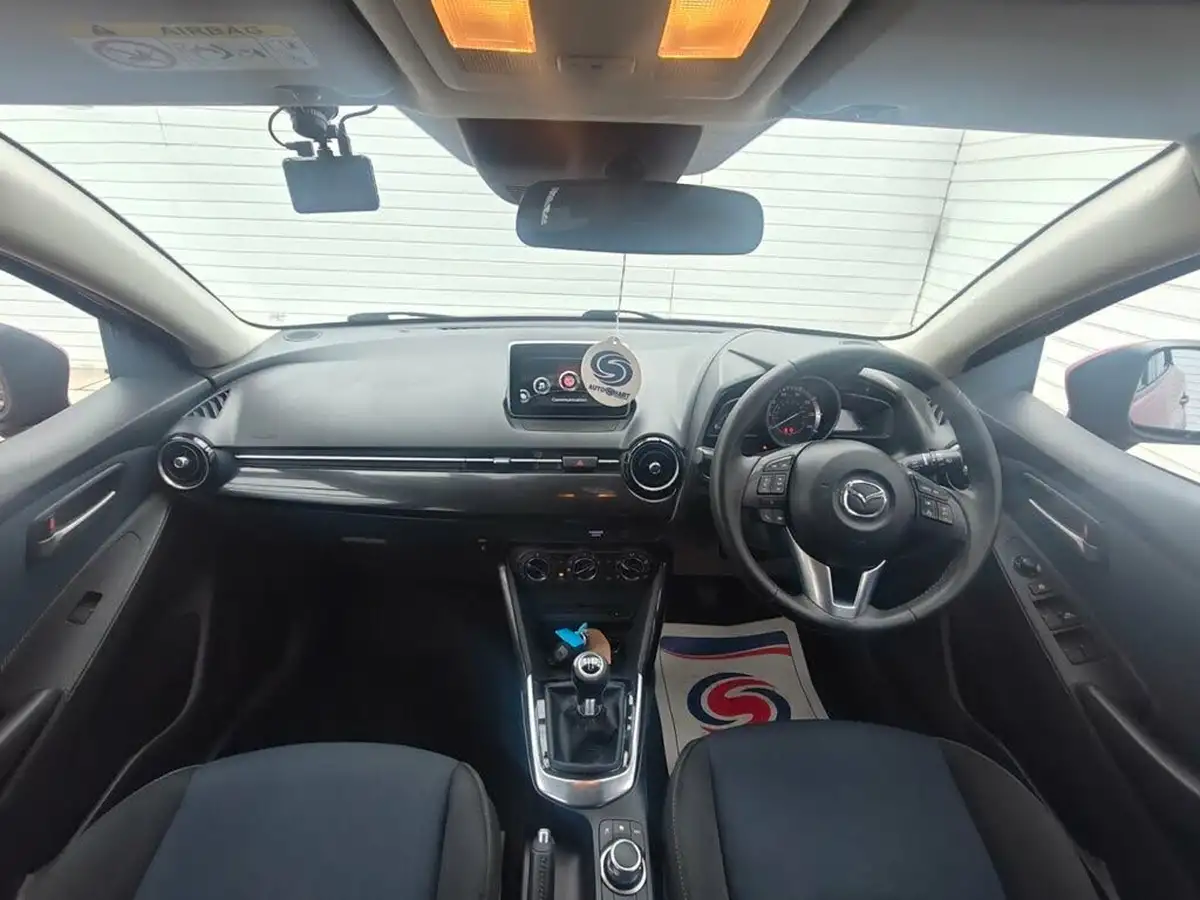 2015-mazda-mazda2-15-sport-black-big-50