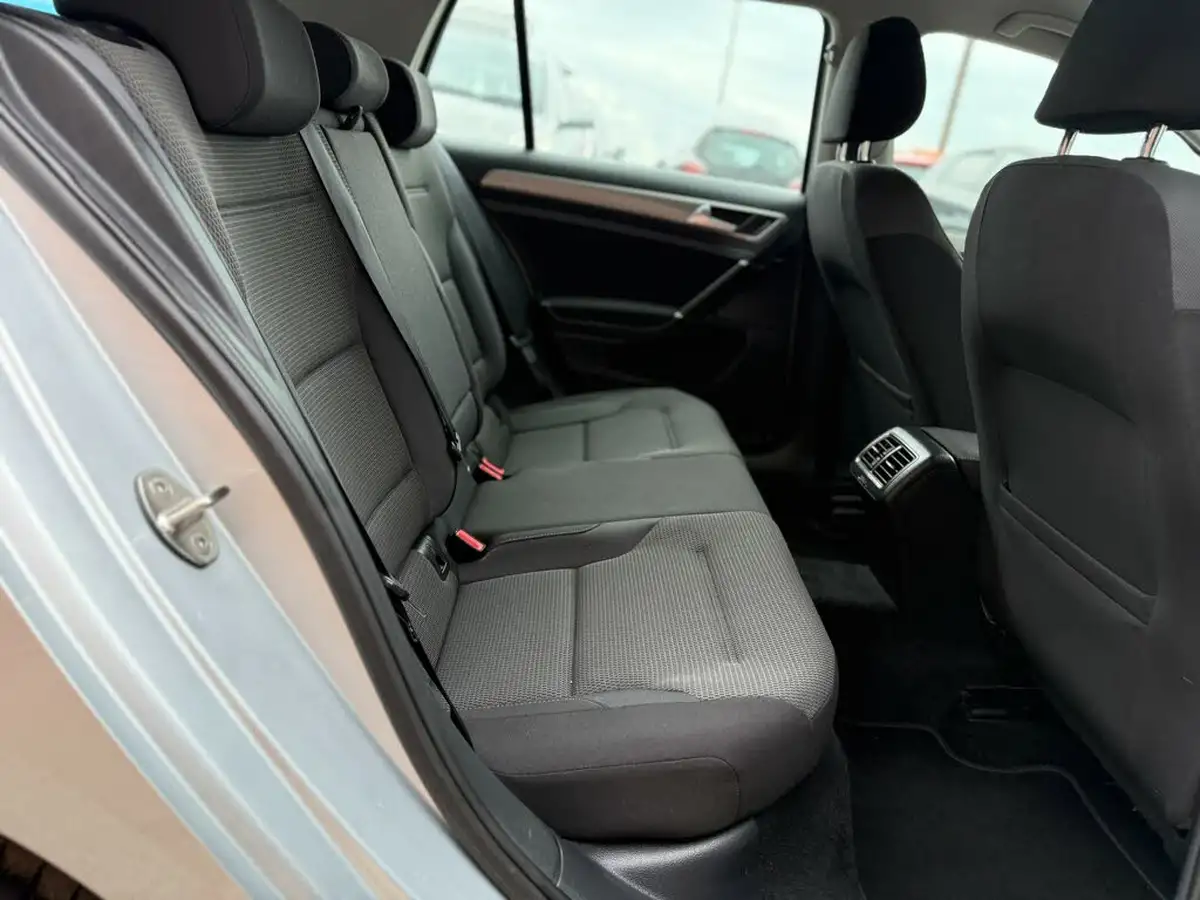 2014-volkswagen-golf-16tdi-se-ss-hatchback-5d-big-11