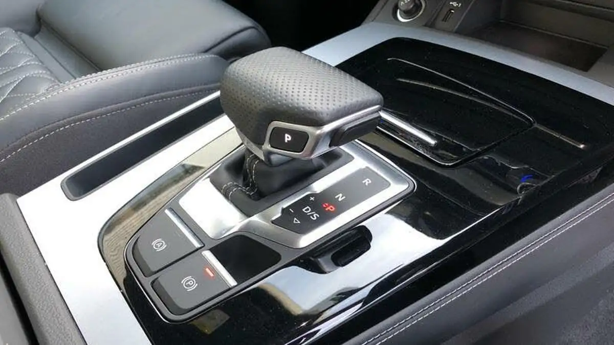 2021-audi-q5-20-55-tfsi-e-competition-station-wagon-big-10