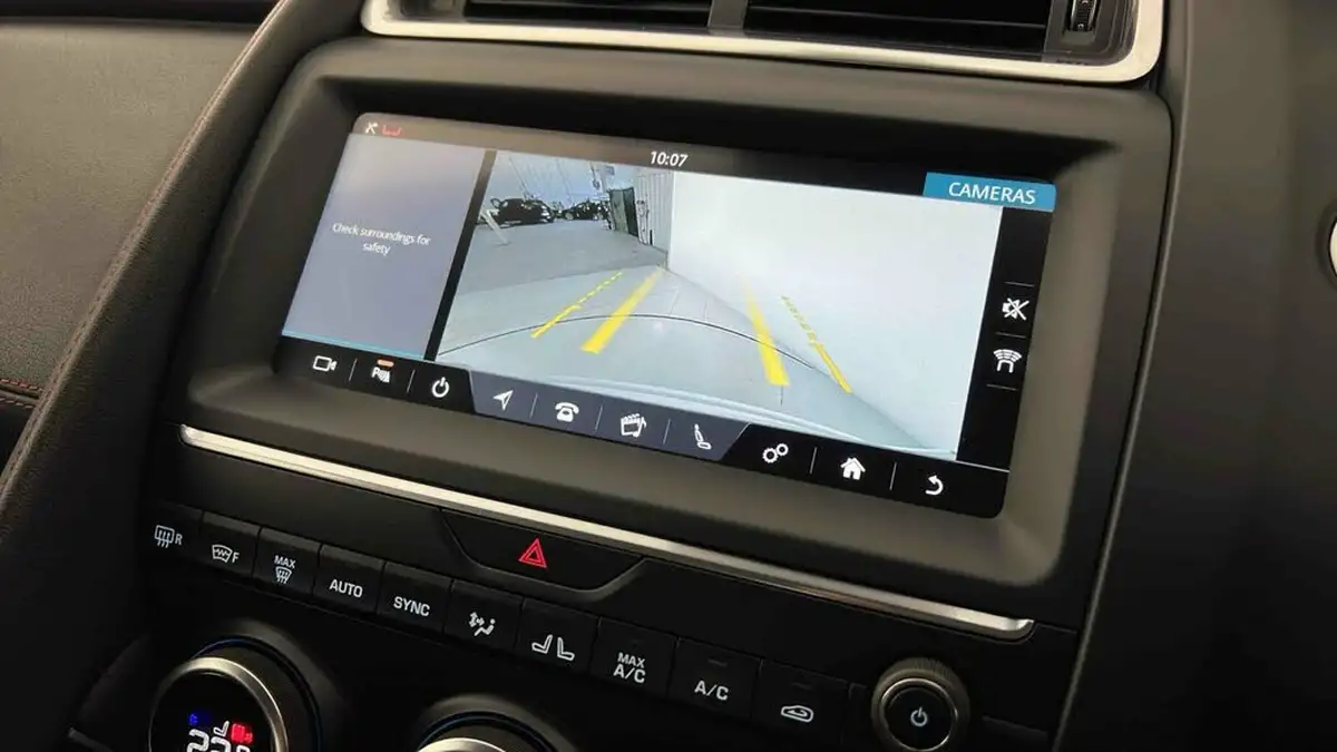 2020-jaguar-e-pace-20-i4d-chequered-flag-180ps-big-22