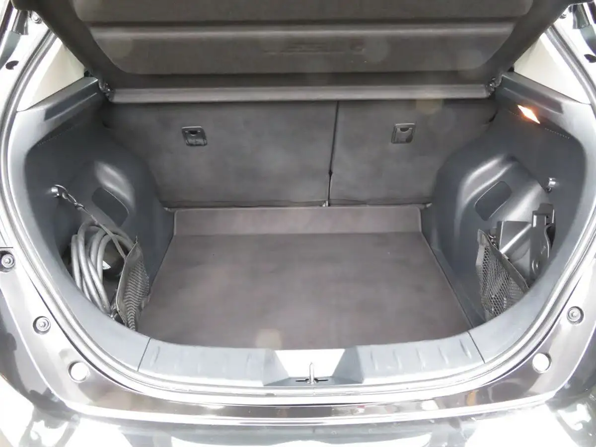 2022-nissan-leaf-e-acenta-39kwh-big-12