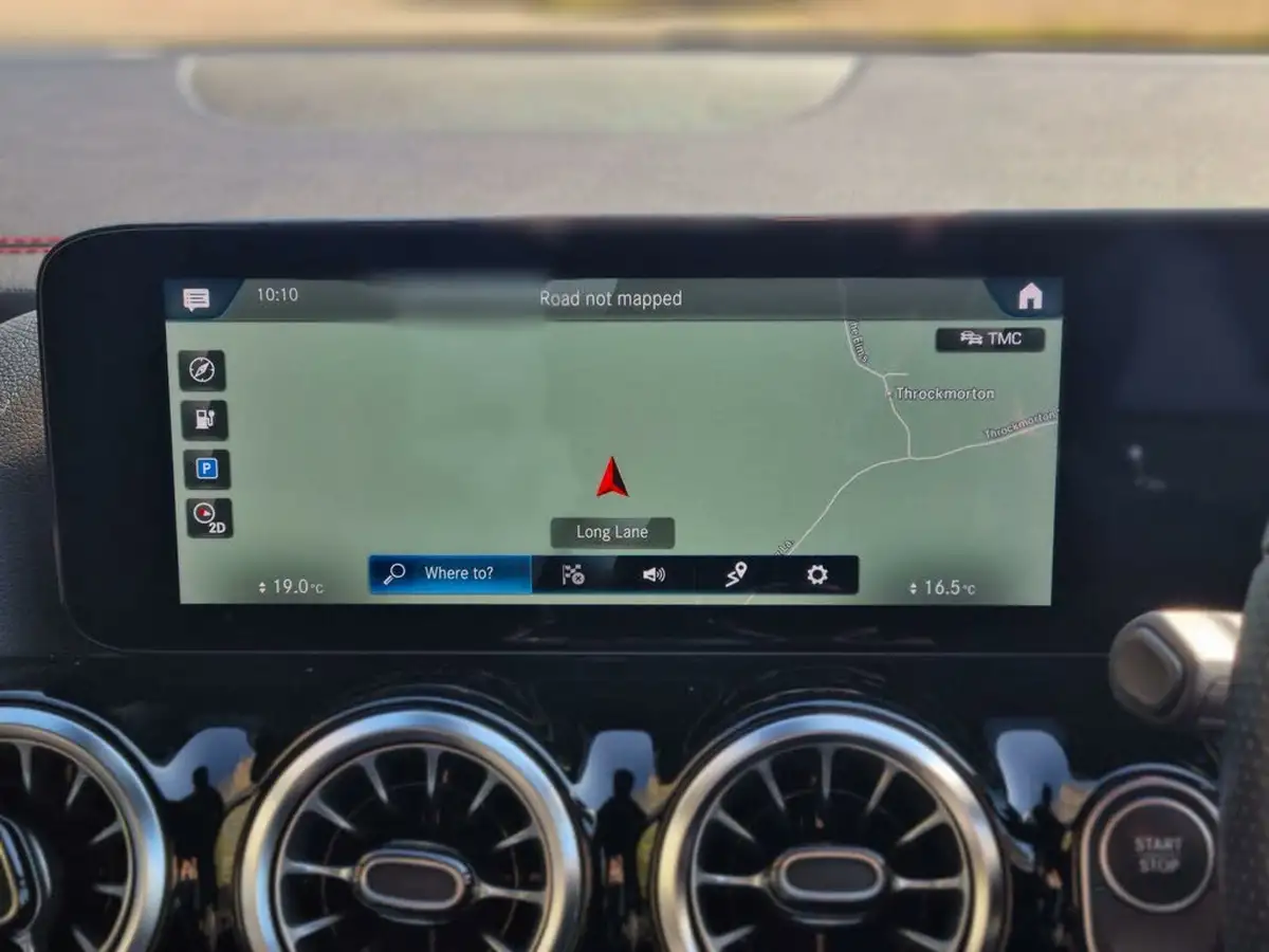2021-mercedes-benz-eqa-e-eqa-250-amg-line-big-30