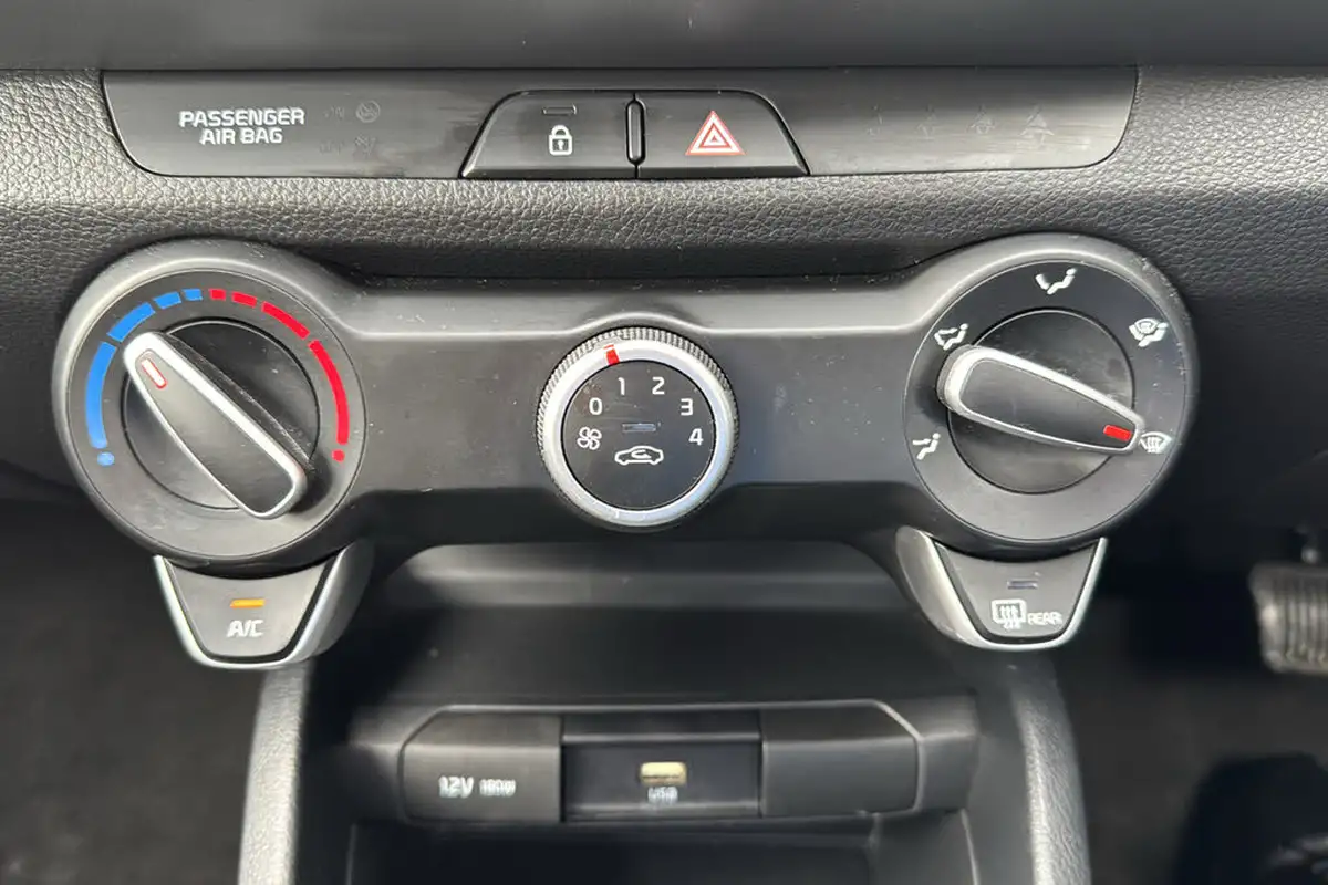 2022-kia-stonic-10-t-gdi-2-dct-big-14