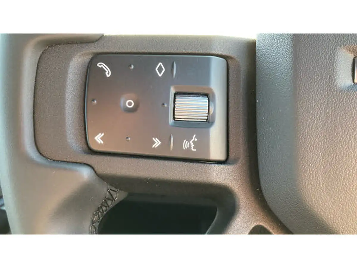 2024-land-rover-90-defender-30-d300-75th-edition-big-42