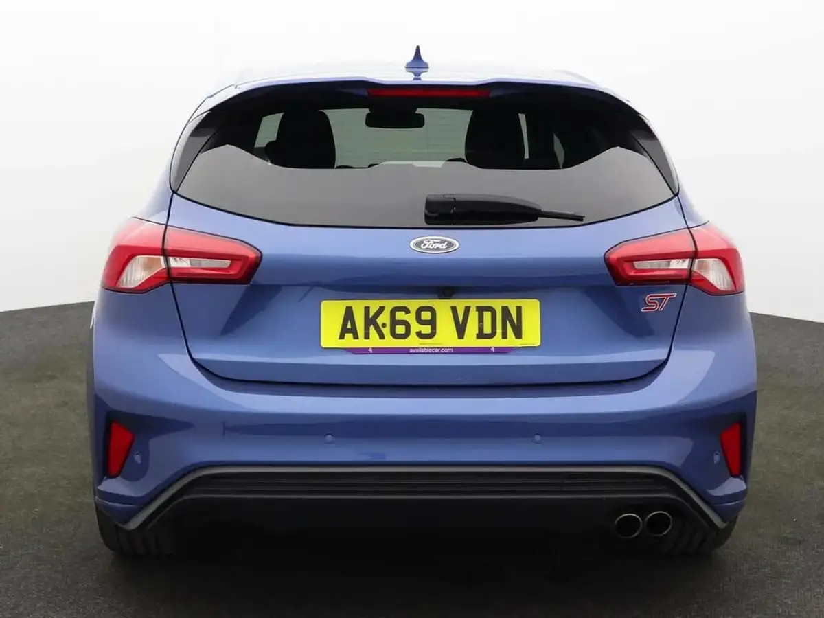2020-ford-focus-20-st-hatchback-big-2